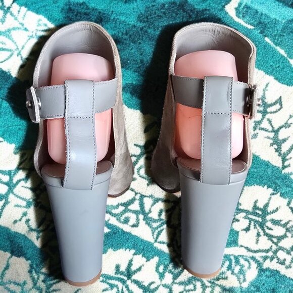 VINCE ( 9 ) "ADDISON" Peep Toe Block Heel Suede Gray Upper - Picture 3 of 11